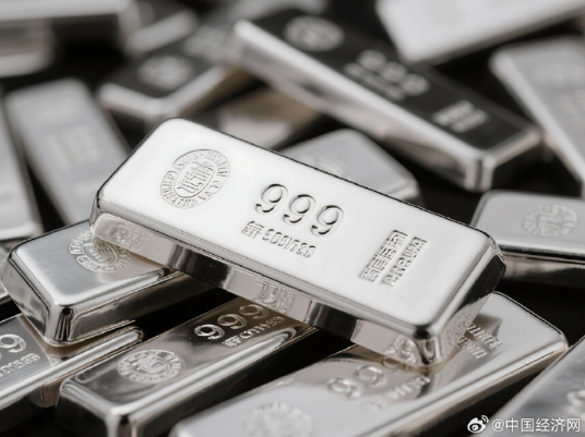 国际银价突破100美元历史性关口
